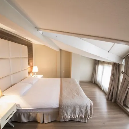 Hotell Derpa 4*