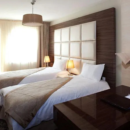 Hotel Derpa 4*