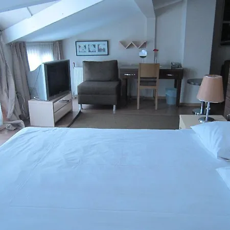 Hotel Derpa 4*